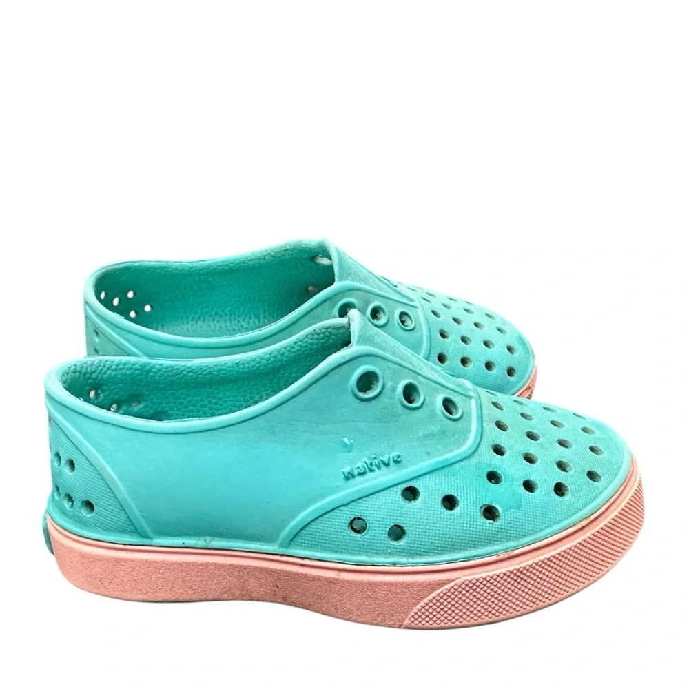 Native Miller Turquoise and‎ Pink Water Shoes Lightweight Waterproof Toddler 6